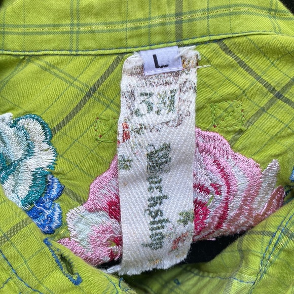 Western Embroidered Rodeo Rose Plaid Shirt - Picture 9 of 9